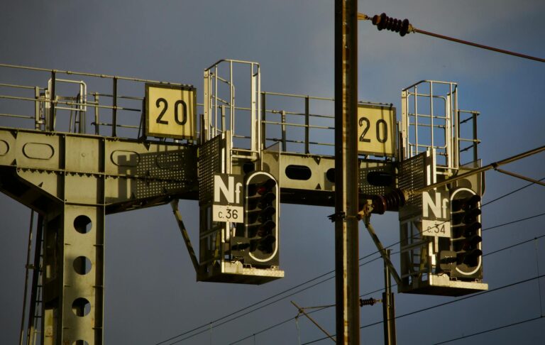 API 자동화 파이프라인을 모니터링하는 대시보드 화면입니다